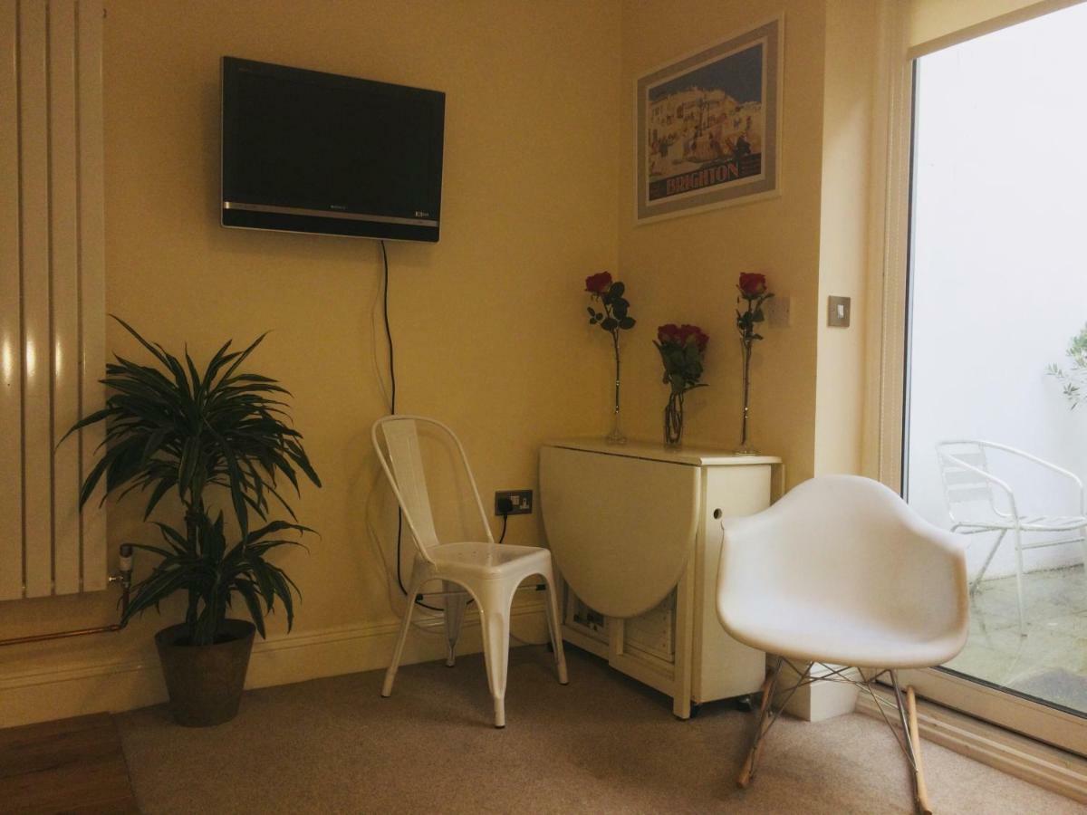 Little Brighton Beach Apartments - Also Separate Spa Cabin And Watersports Luaran gambar